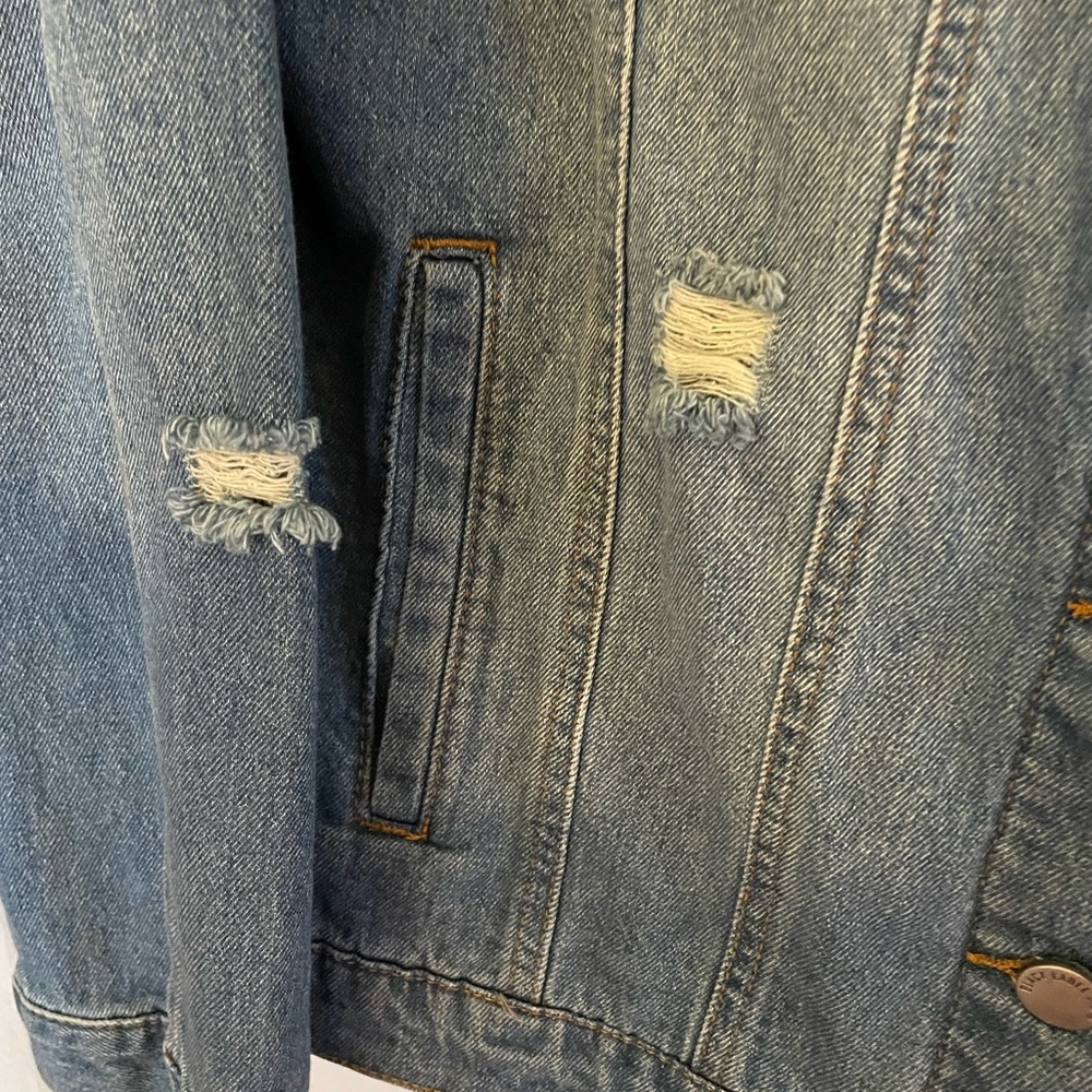 Women’s large distressed blue Jean jacket - Picture 3 of 4